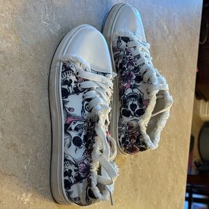Skull Print Sneakers with Frayed Edges